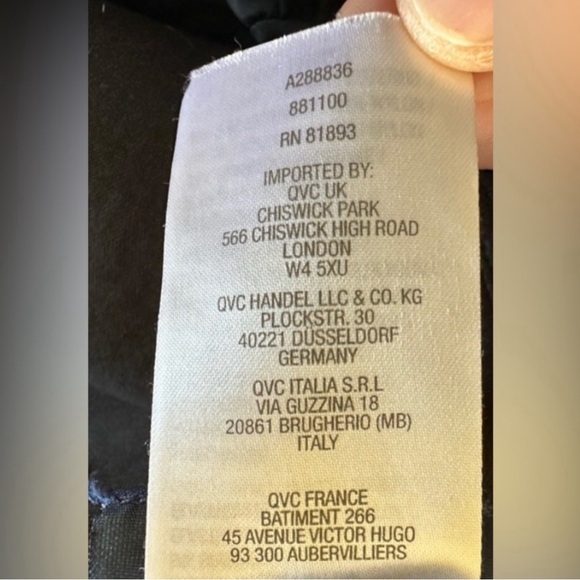 Swimsuit 1 Piece V-Neck Skirted - DENIM & COMPANY BEACH - Women's Size 22W-Black - Picture 6 of 7